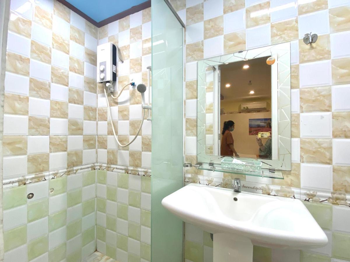 Reddoorz Chau Thien Tu 1 2* Ho Chi Minh City